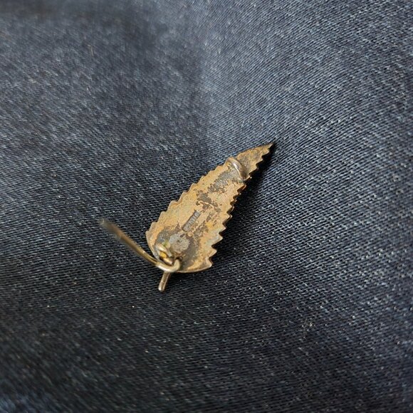 Fern Leaf Pin - Picture 4 of 4
